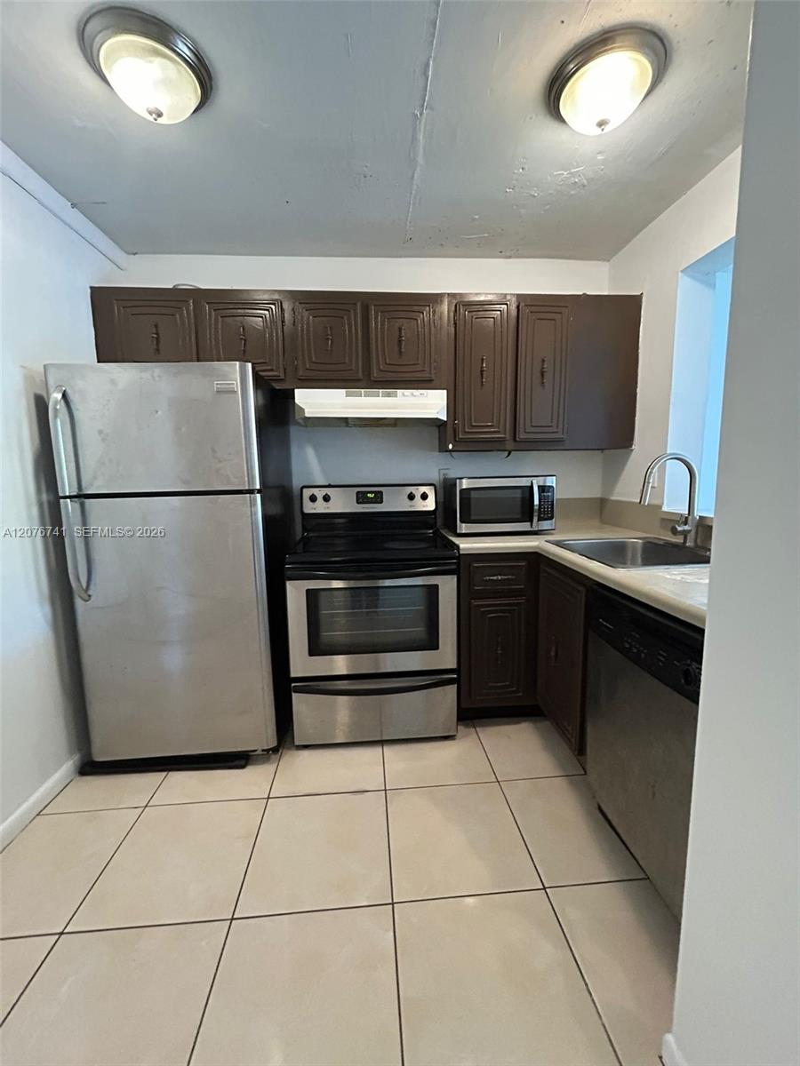496 NW 165th St Road