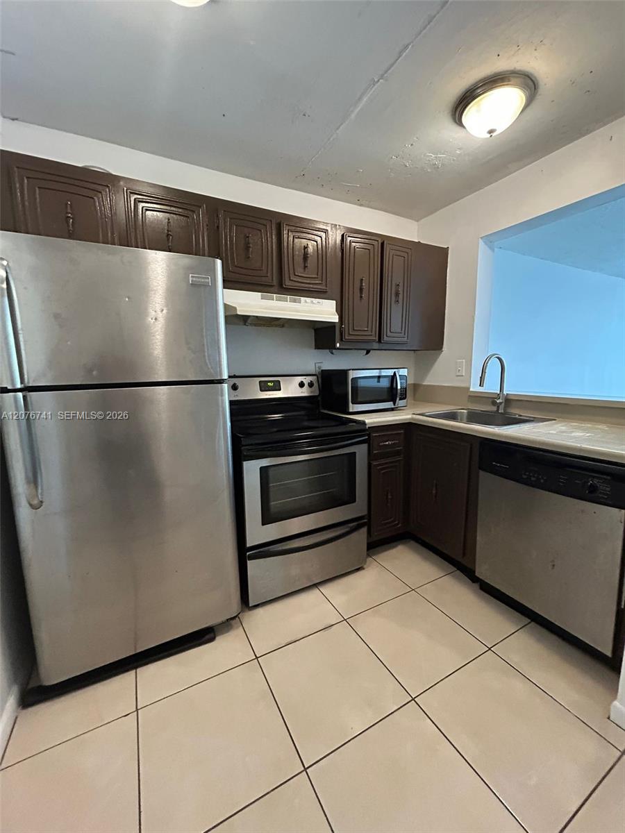 496 NW 165th St Road