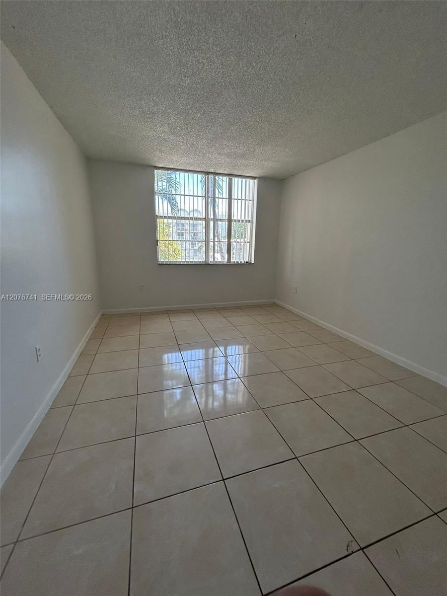 496 NW 165th St Road