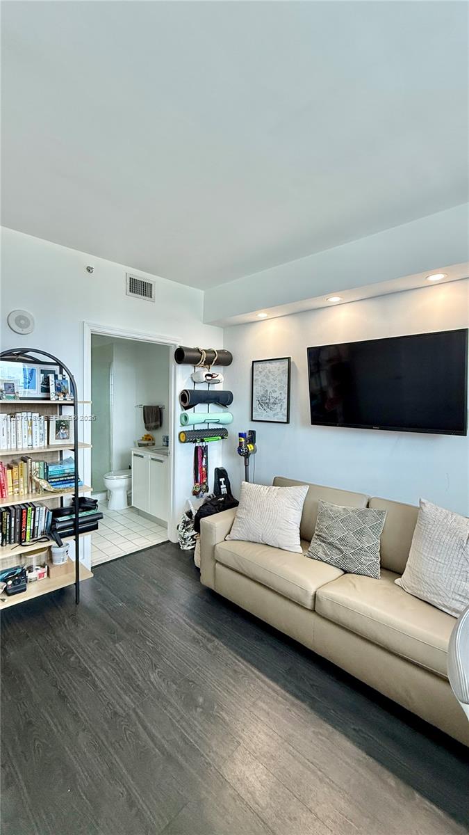 601 NE 36th Street