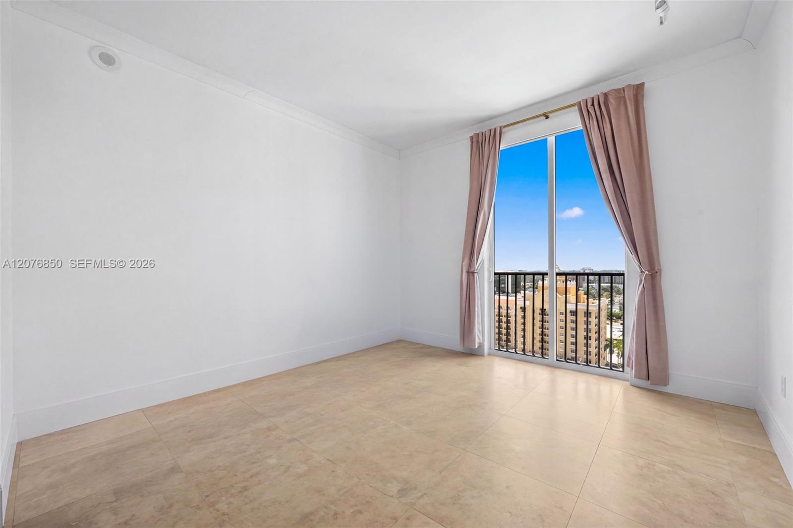 10 Aragon Avenue