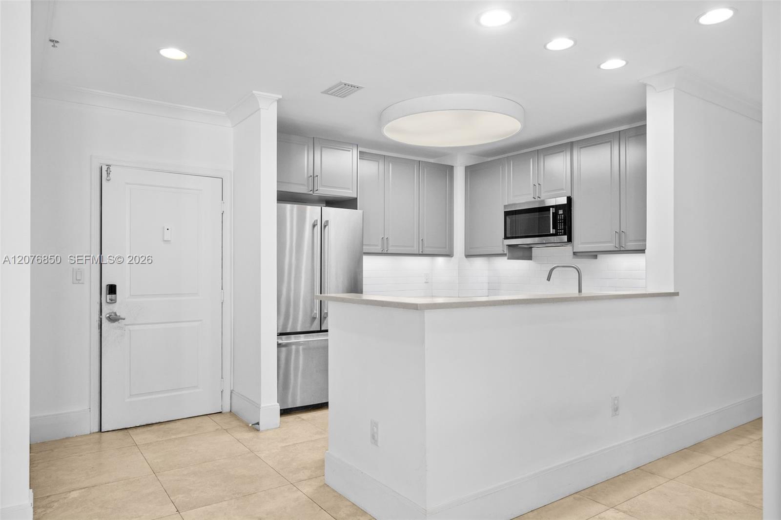 10 Aragon Avenue