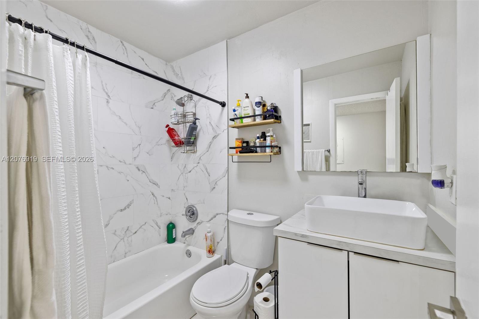 827 NE 199th Street