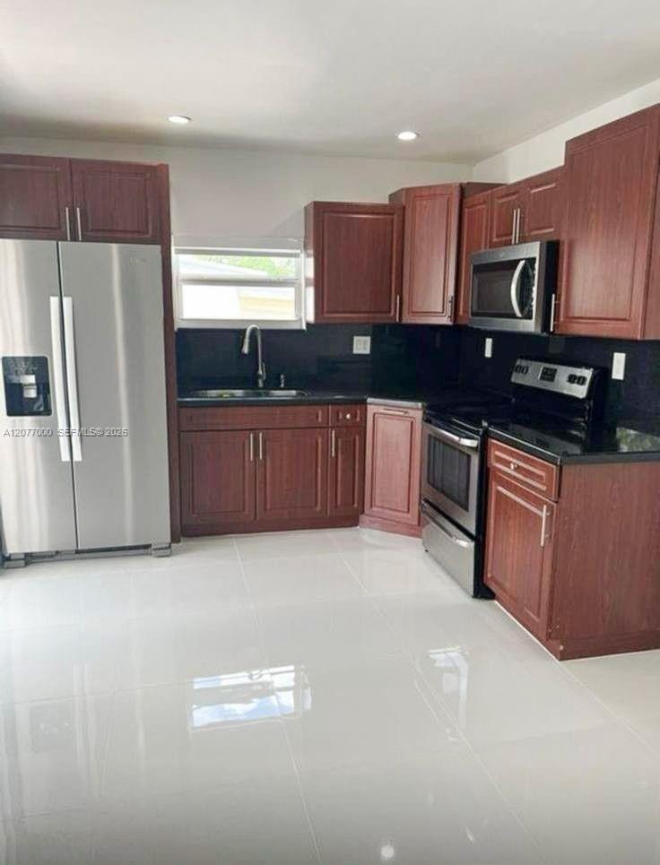 350 W 16th Street