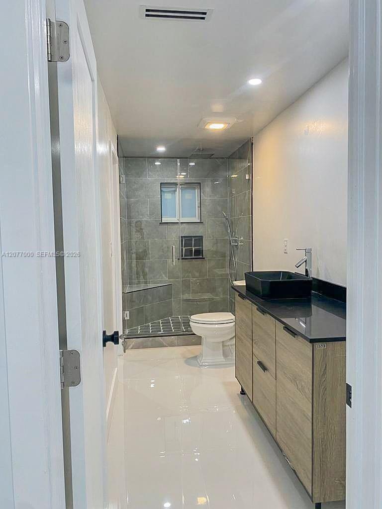 350 W 16th Street