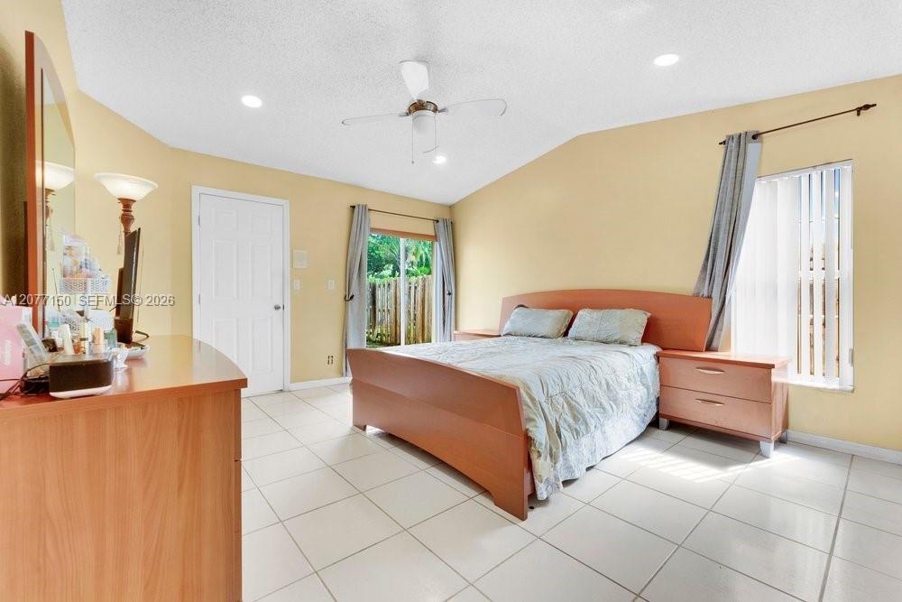 8021 SW 158th Place
