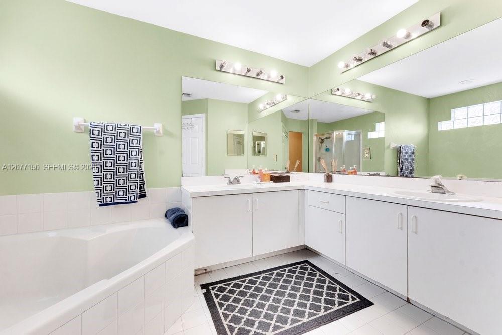 8021 SW 158th Place