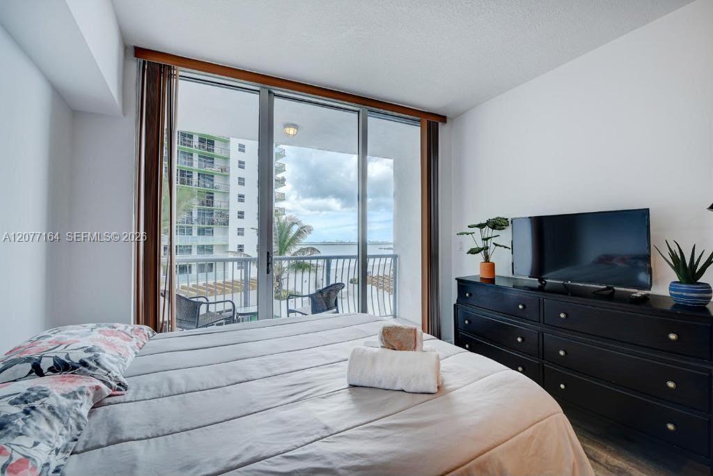1750 N Bayshore Drive