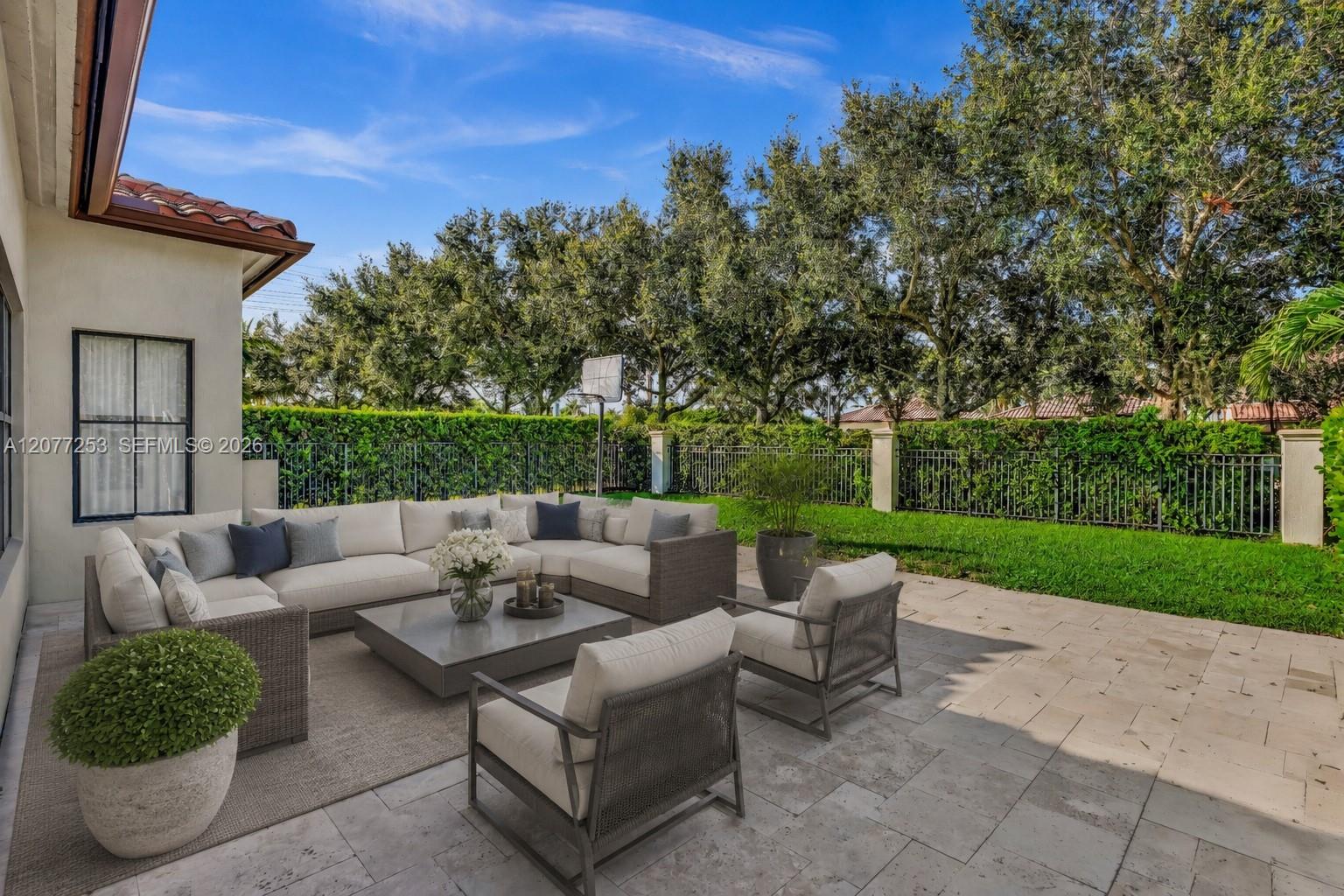 8527 NW 39th Court
