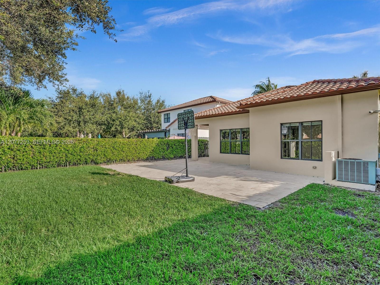 8527 NW 39th Court