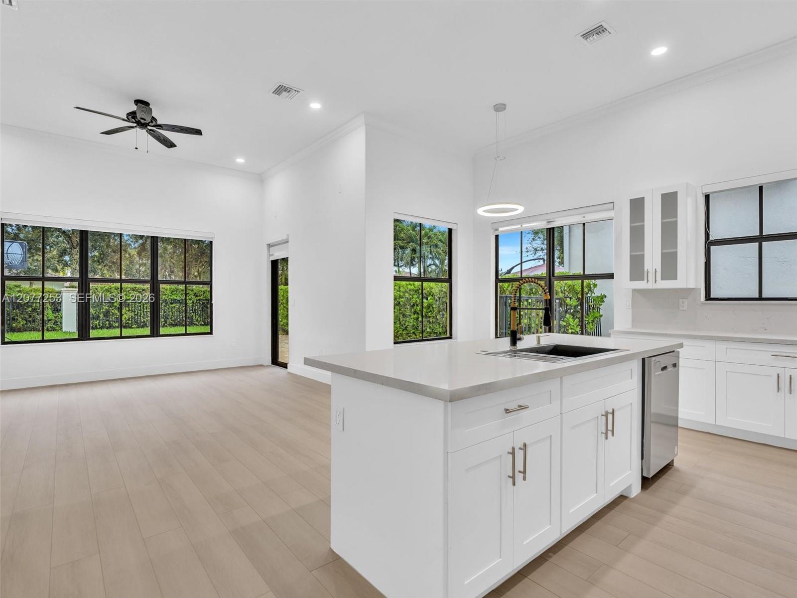 8527 NW 39th Court