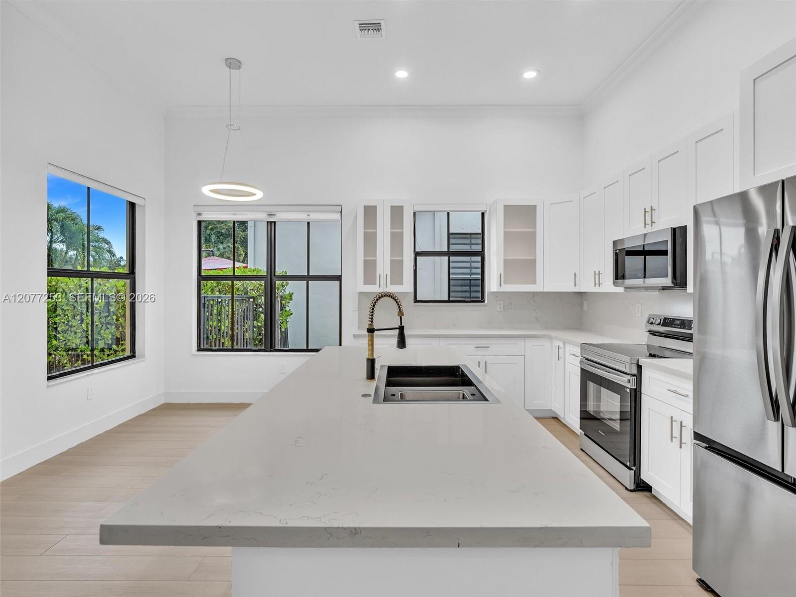 8527 NW 39th Court