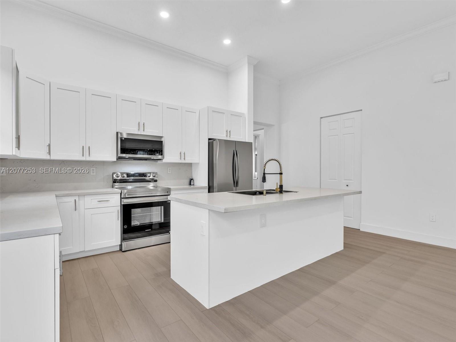 8527 NW 39th Court