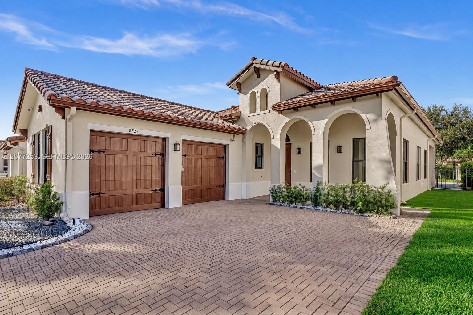 8527 NW 39th Court