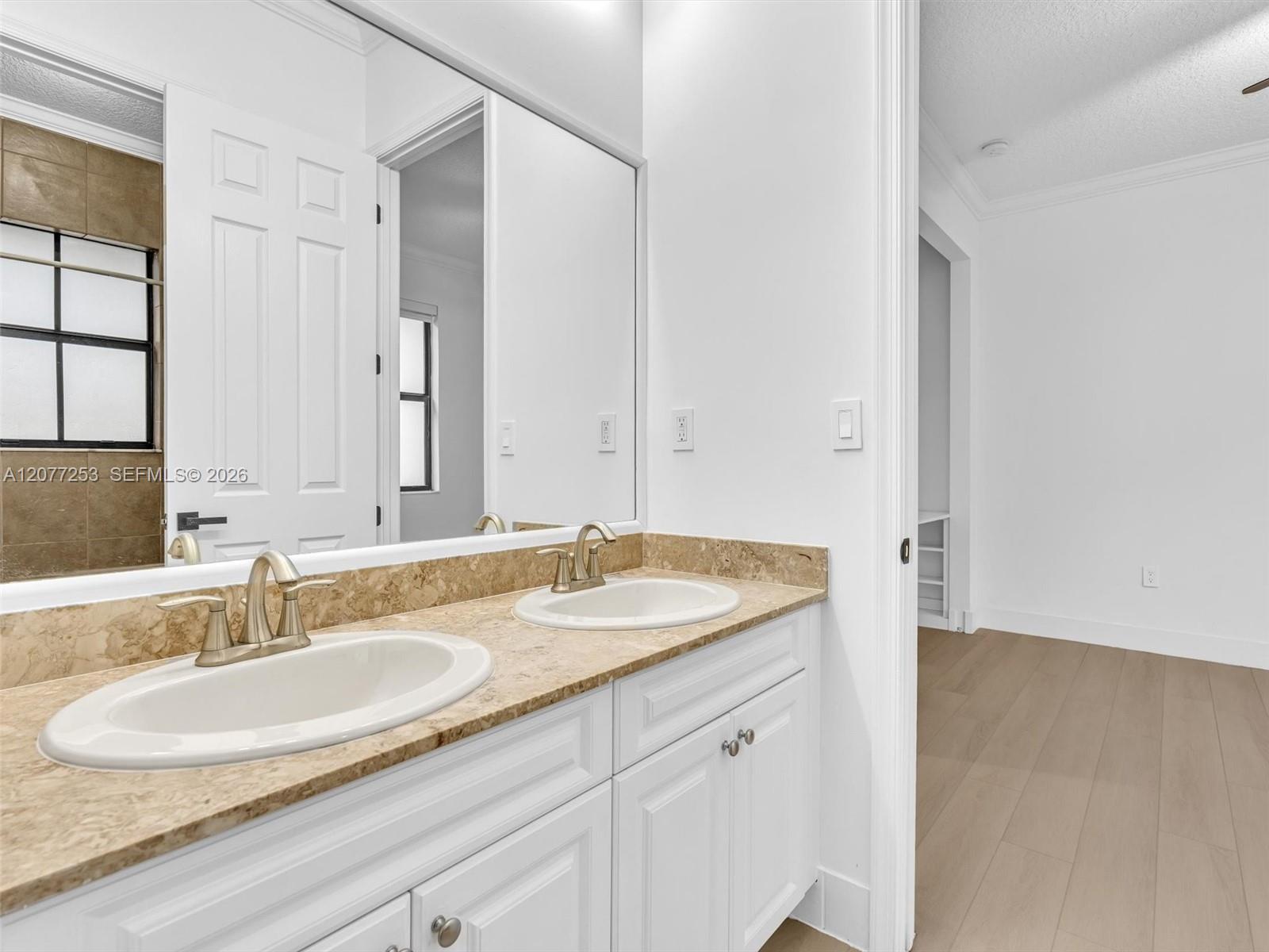 8527 NW 39th Court