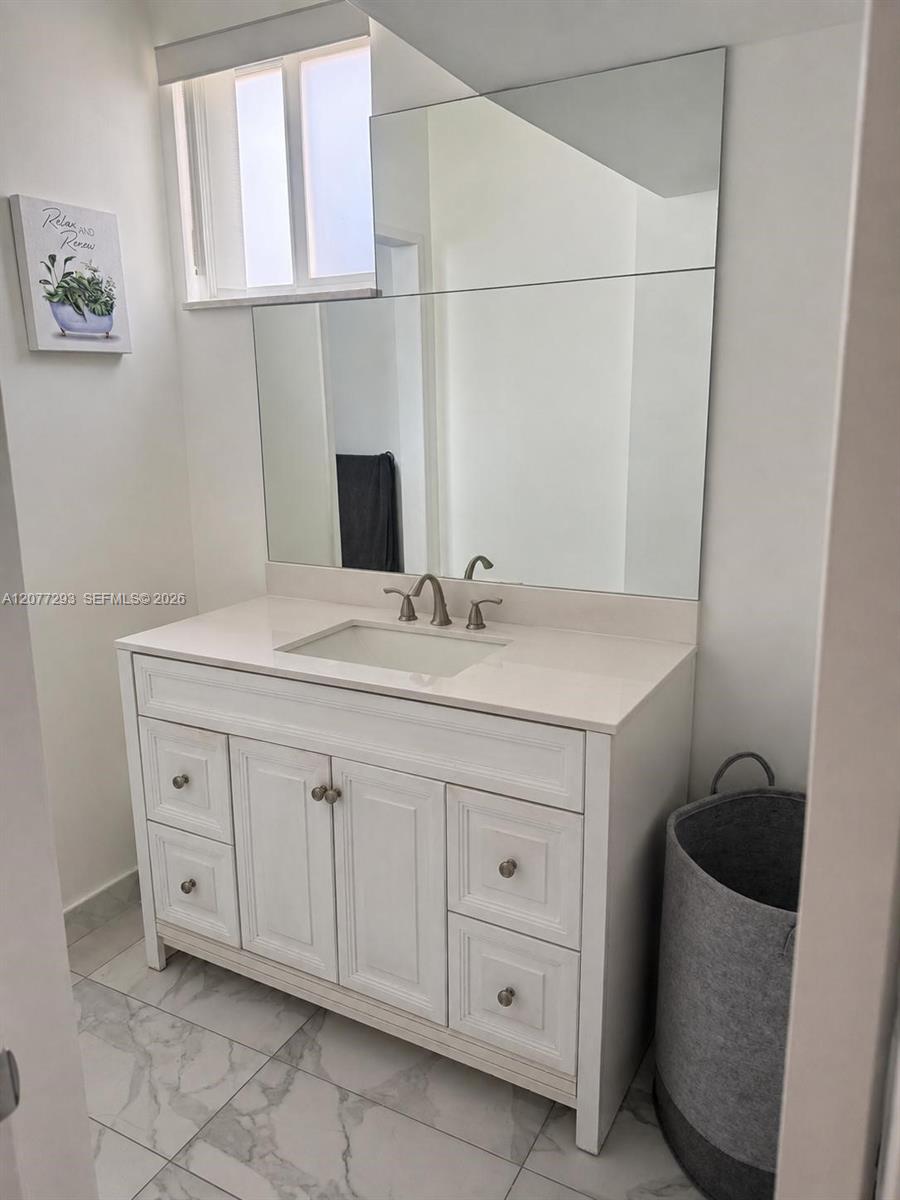 9171 Fontainebleau Boulevard