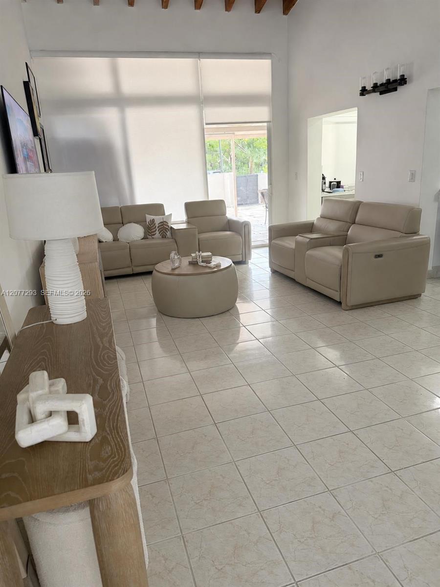 9171 Fontainebleau Boulevard
