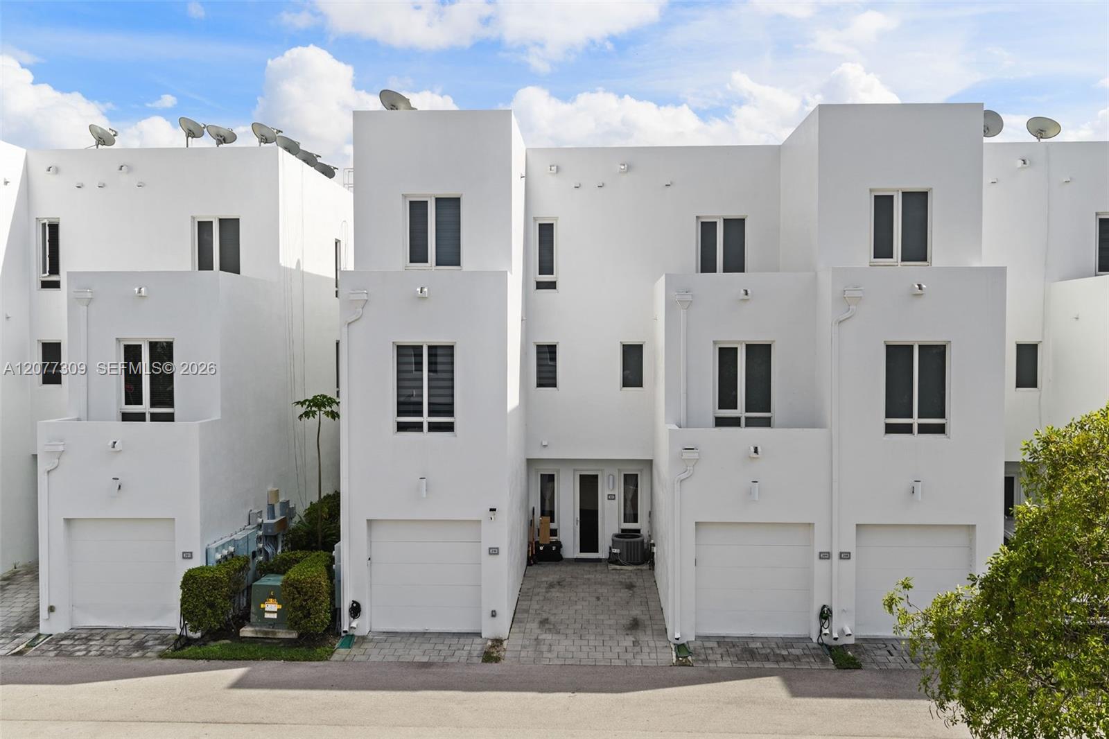 10305 NW 63rd Terrace
