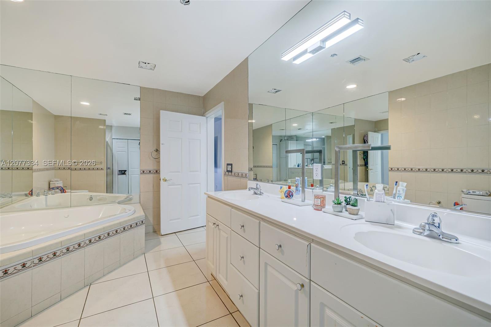 5923 SW 147th Place