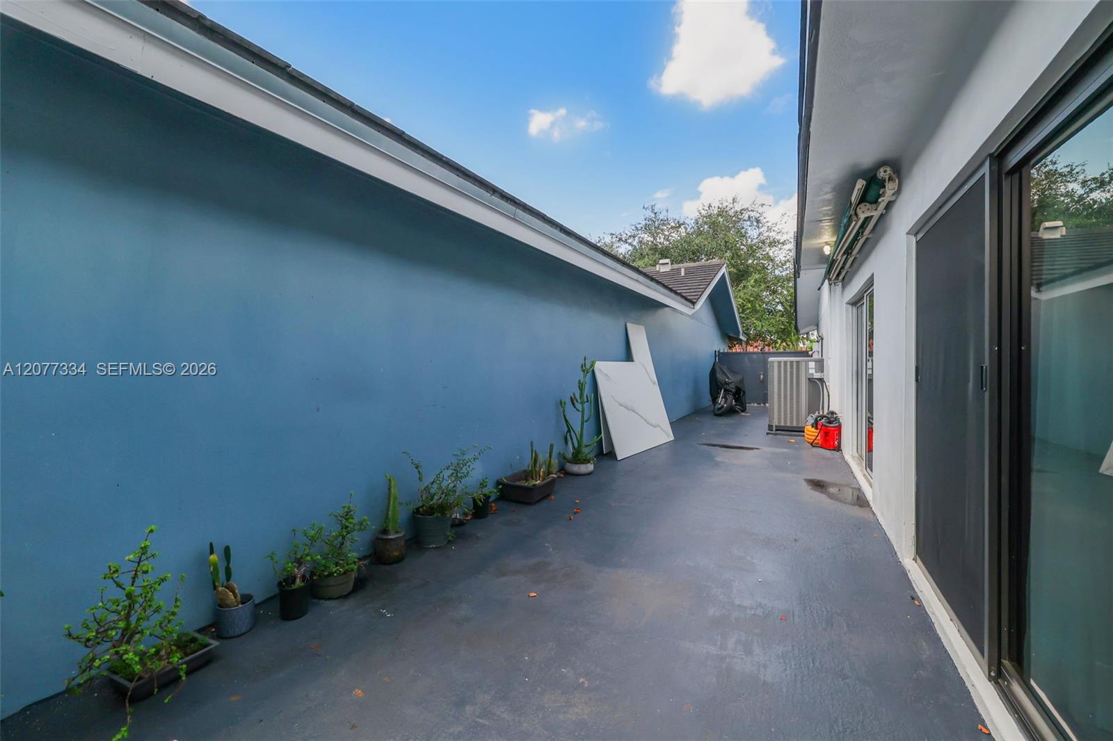 5923 SW 147th Place