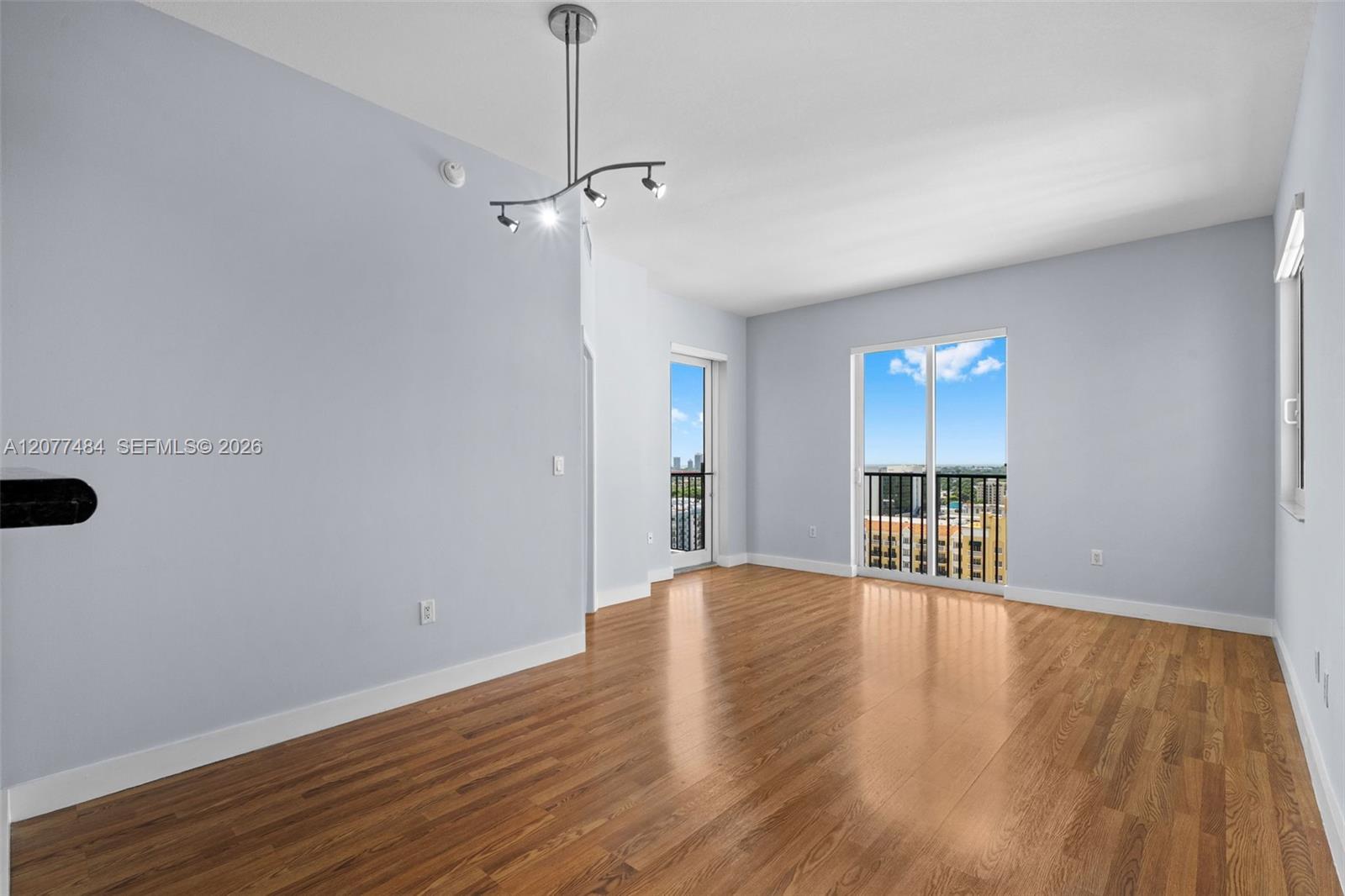 10 Aragon Avenue