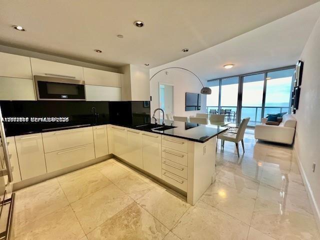 17121 Collins Avenue