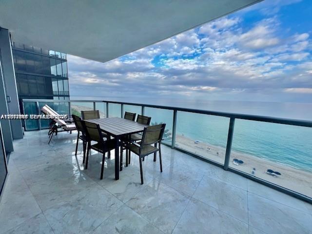 17121 Collins Avenue