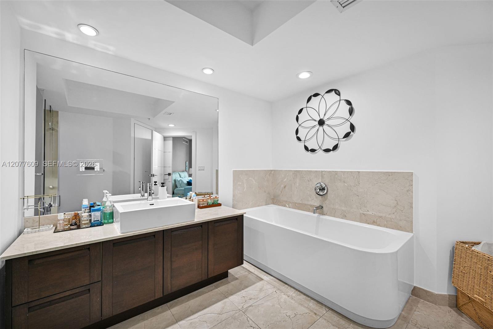 250 Sunny Isles Boulevard