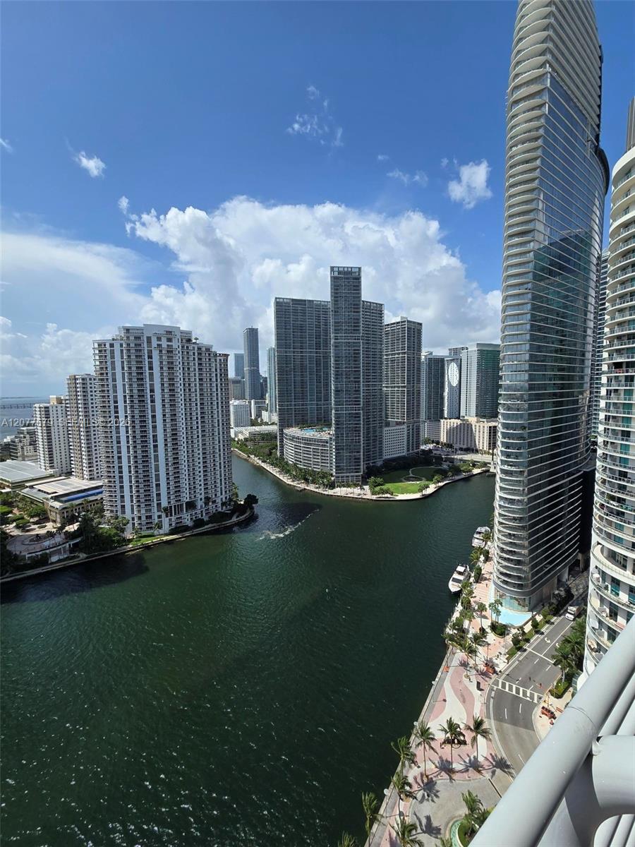 325 S Biscayne Boulevard