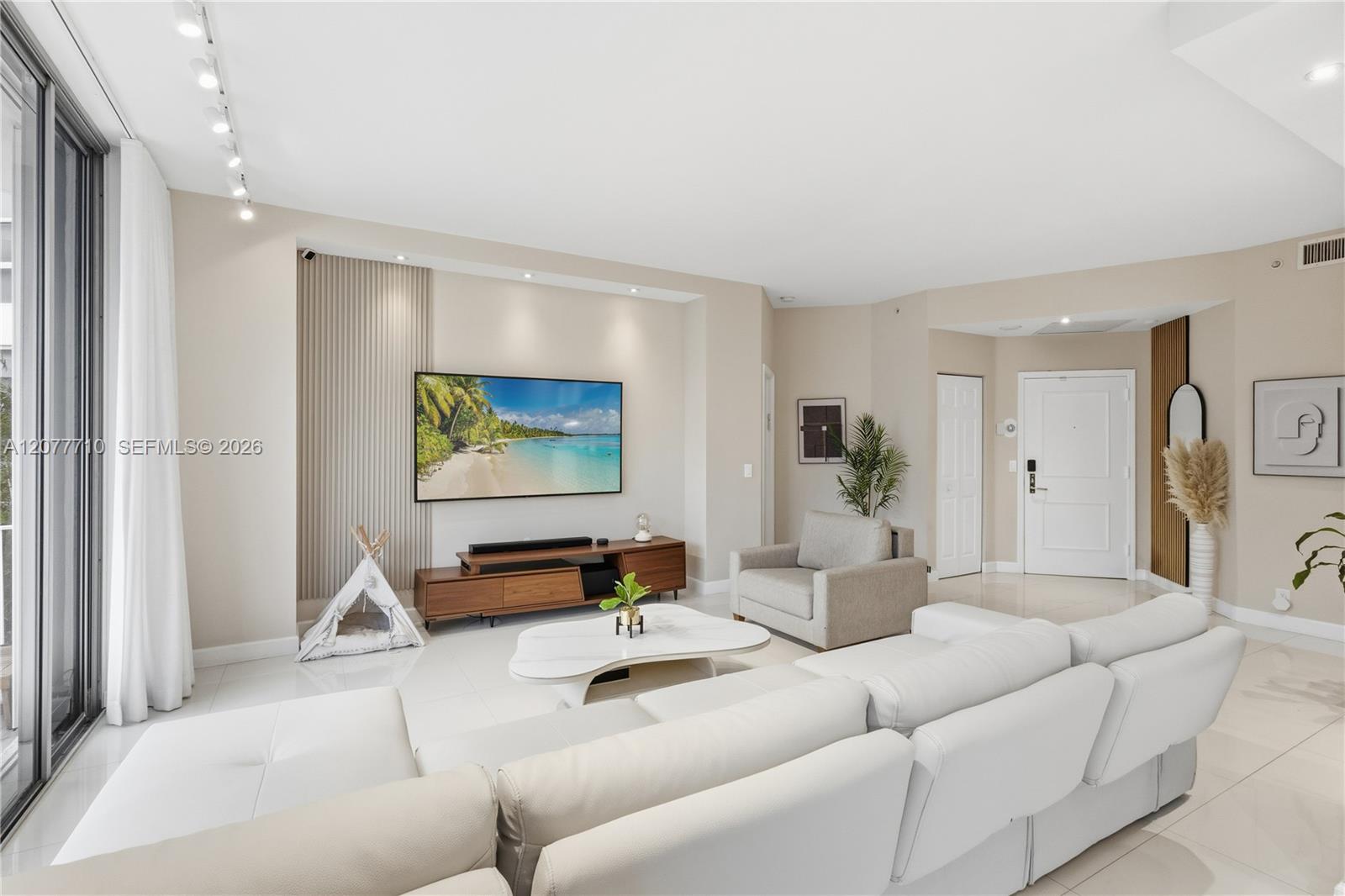 3500 Mystic Pointe Drive