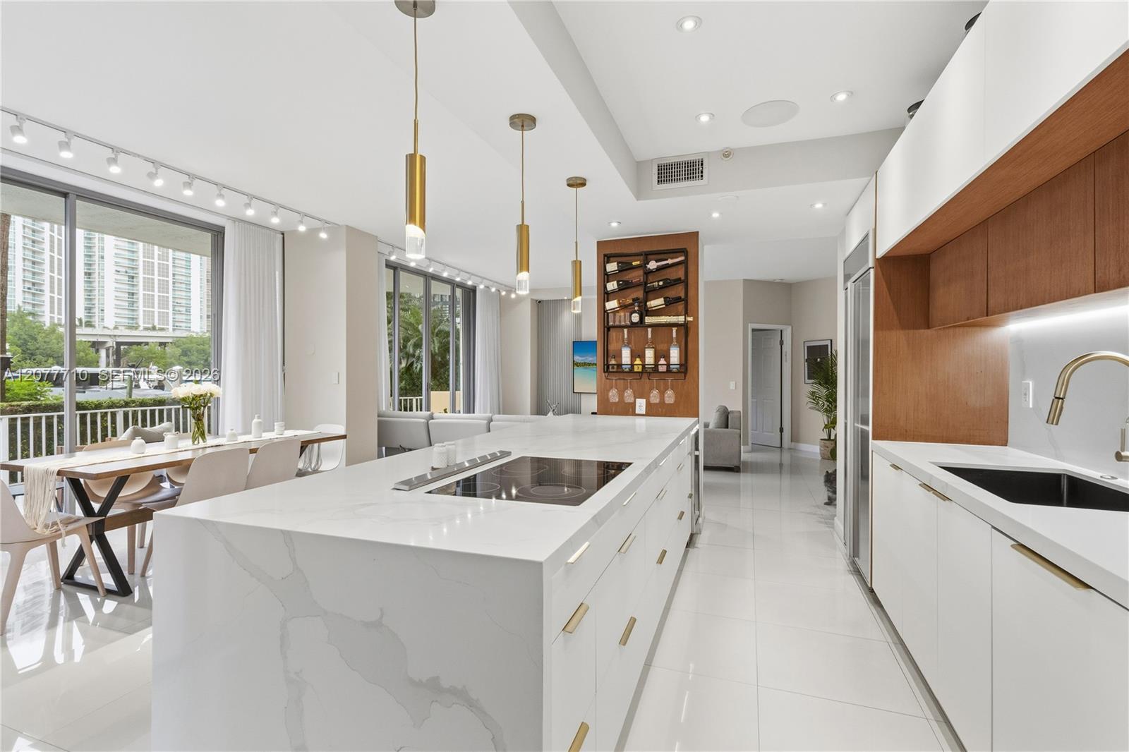 3500 Mystic Pointe Drive