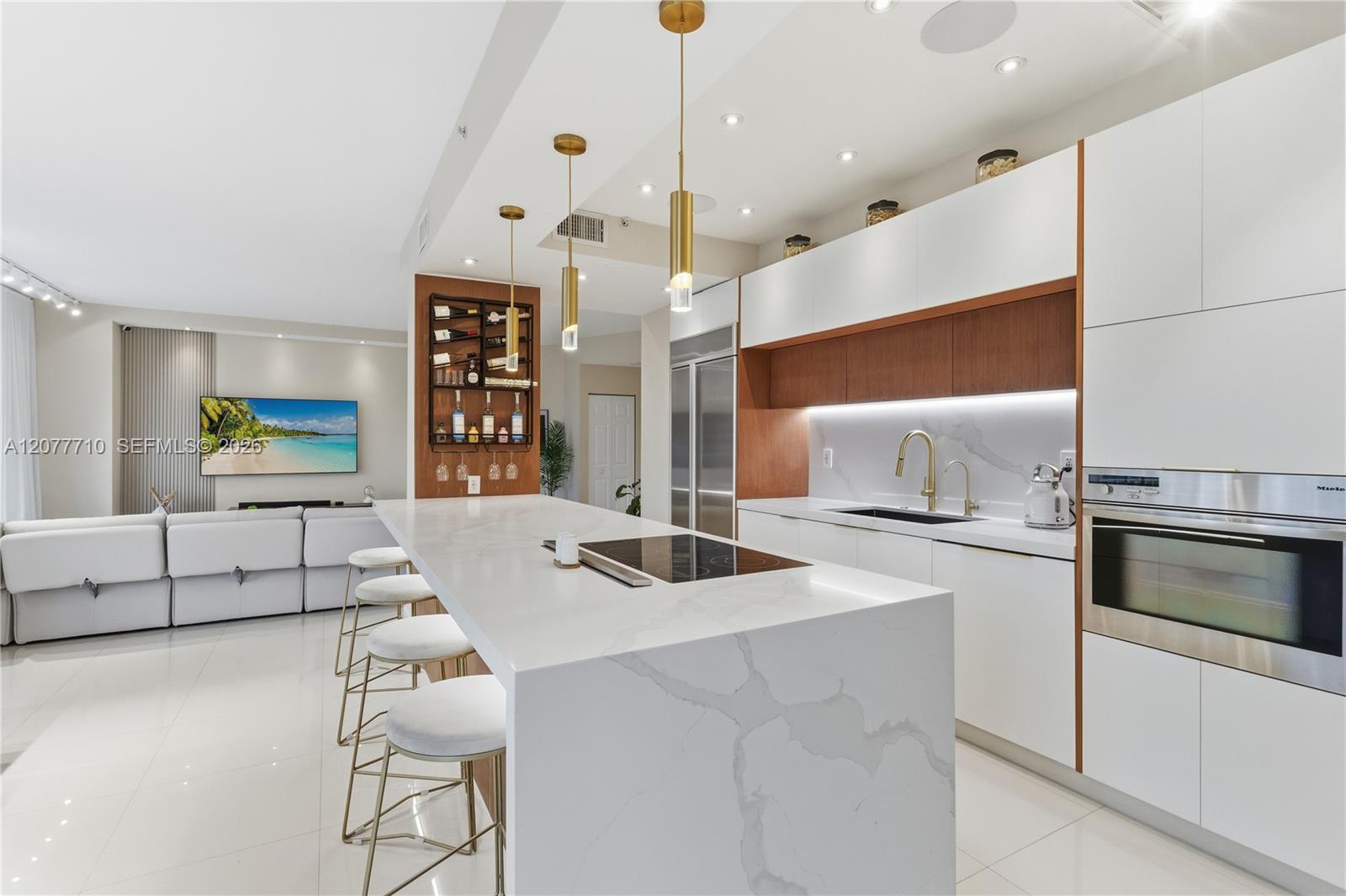 3500 Mystic Pointe Drive