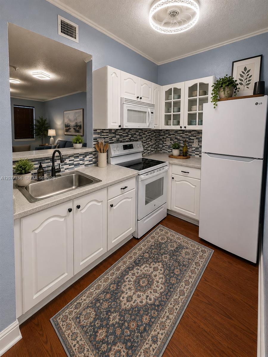 77 E 4th Street