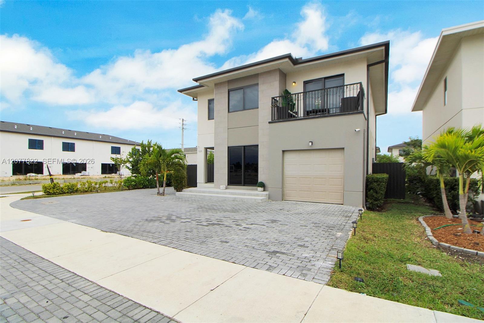320 NW 13th Court