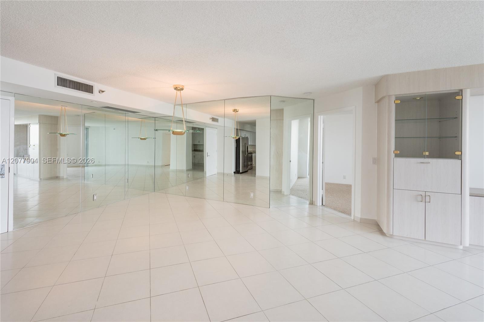 3500 Mystic Pointe Drive