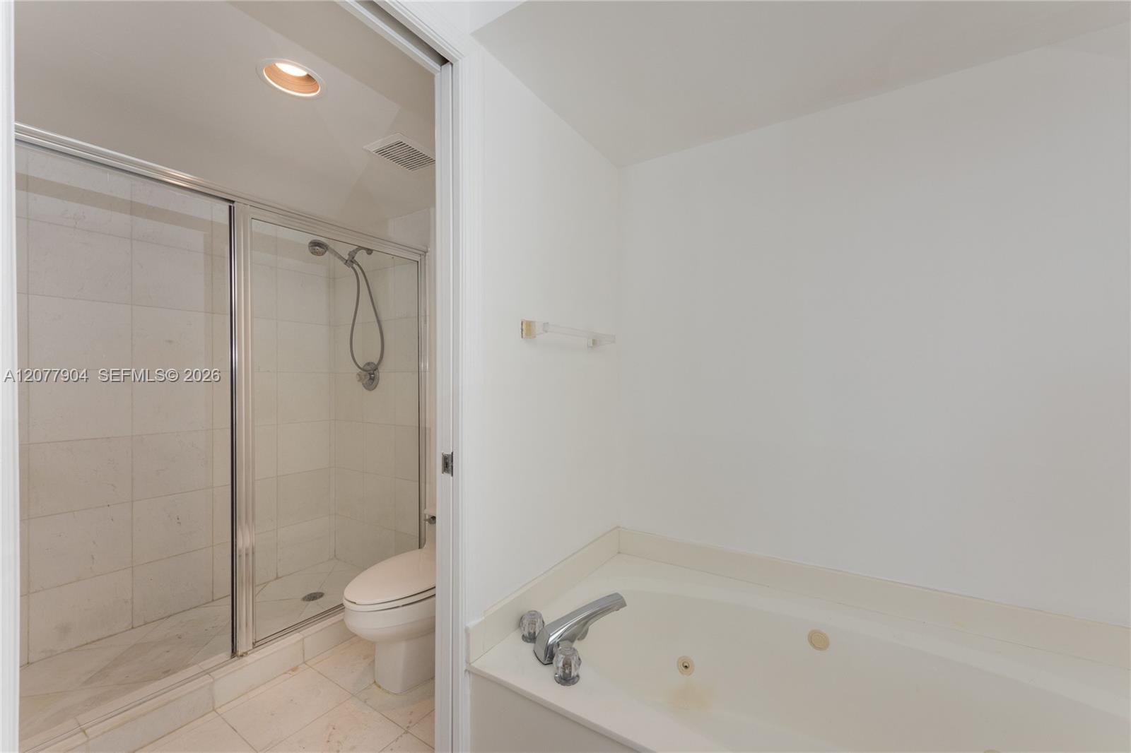 3500 Mystic Pointe Drive