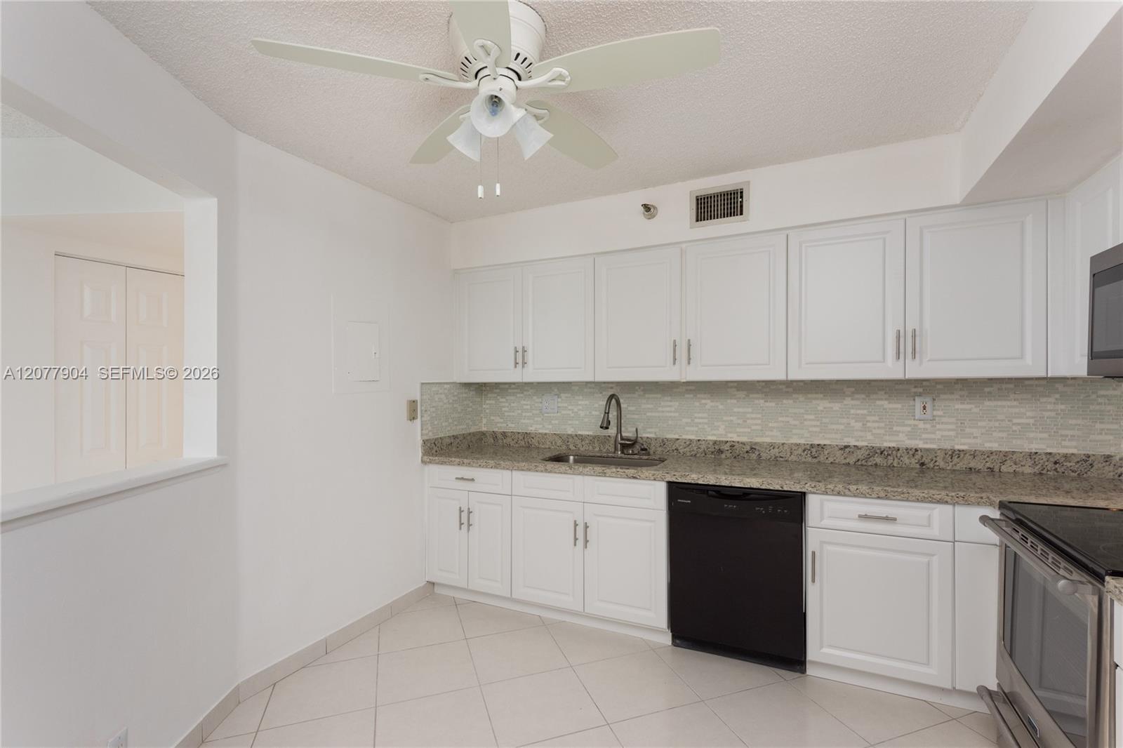 3500 Mystic Pointe Drive