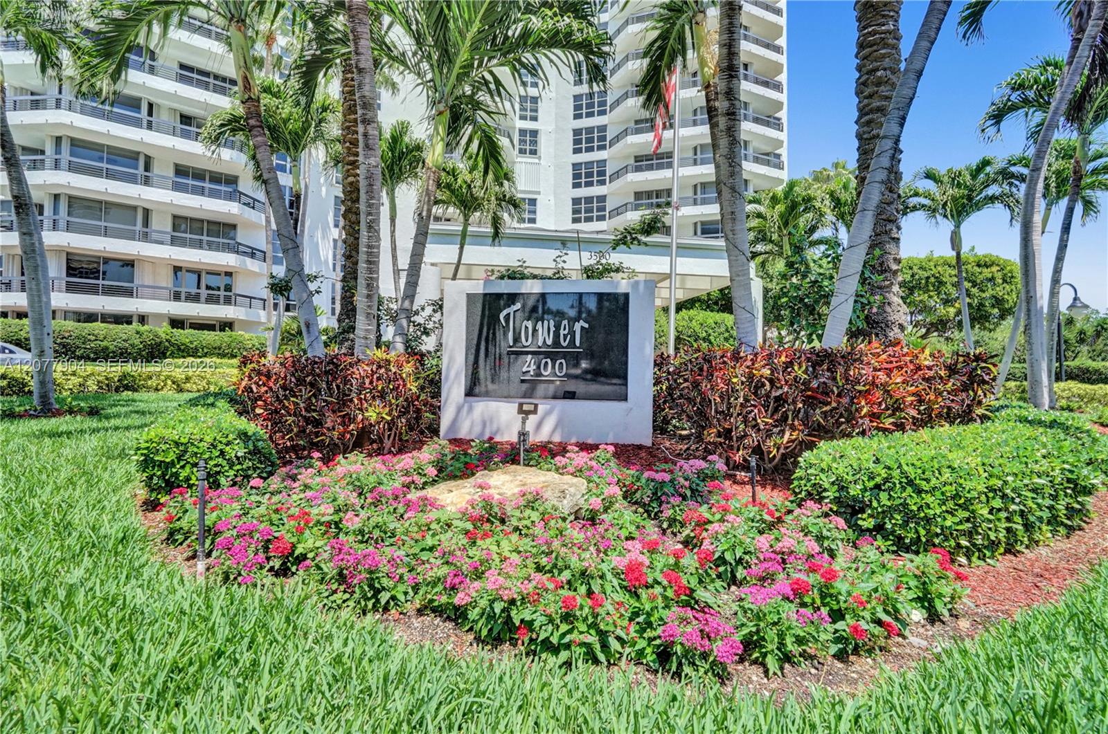 3500 Mystic Pointe Drive