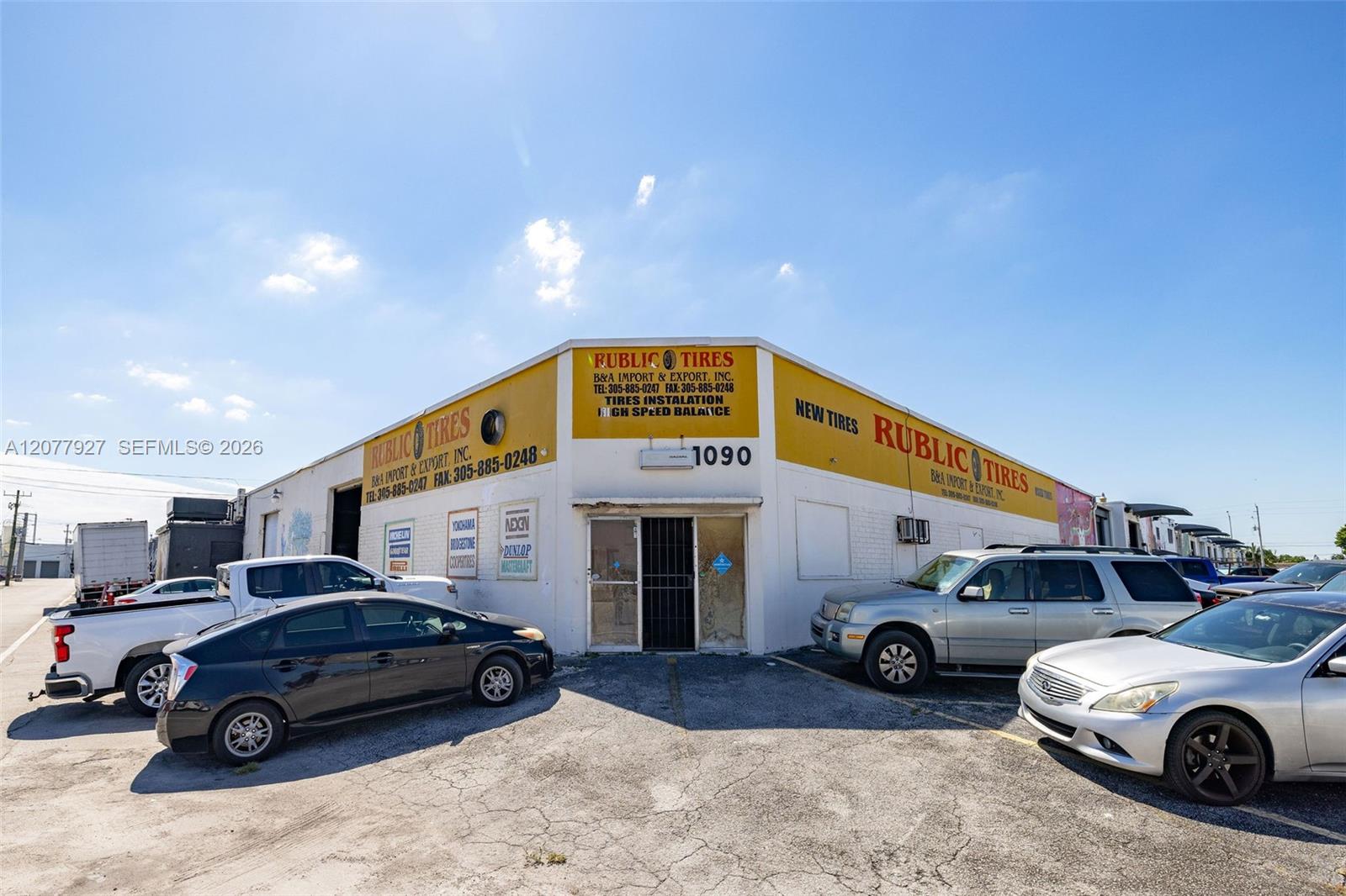 1090 E 15th Street