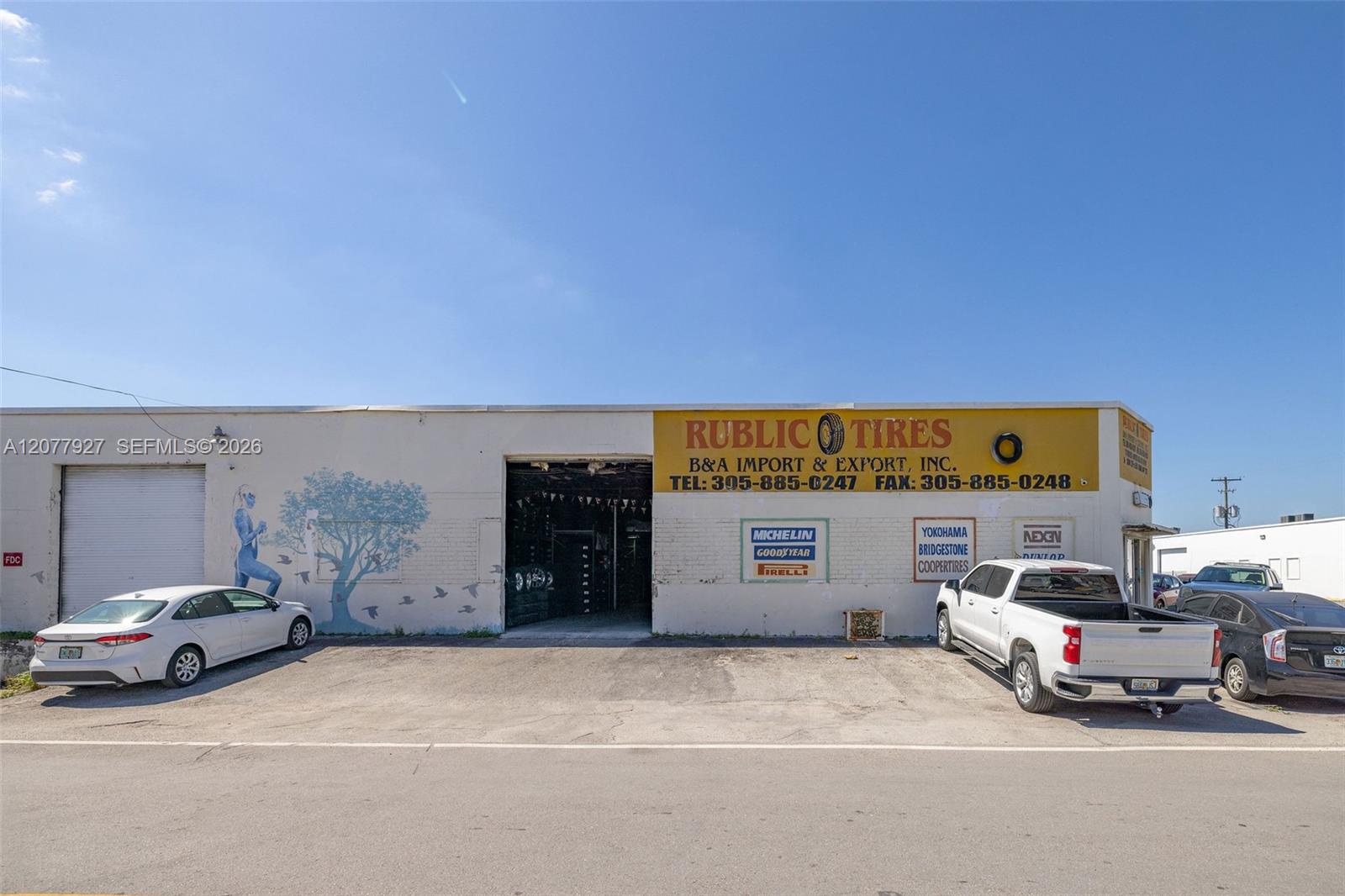 1090 E 15th Street
