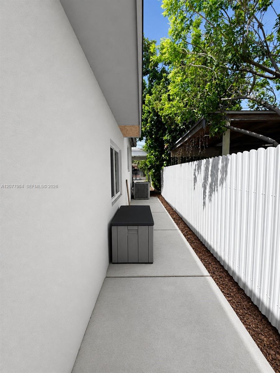 525 NW 23rd Avenue