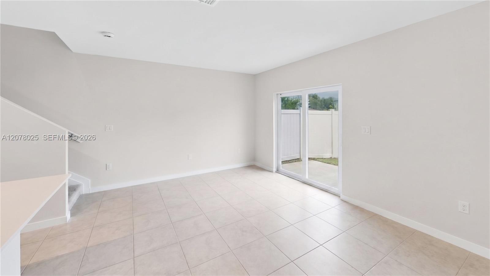 389 NW 10th Court