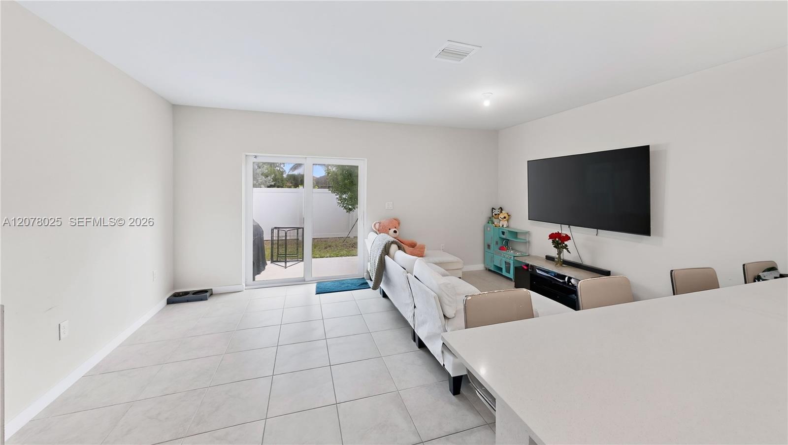389 NW 10th Court