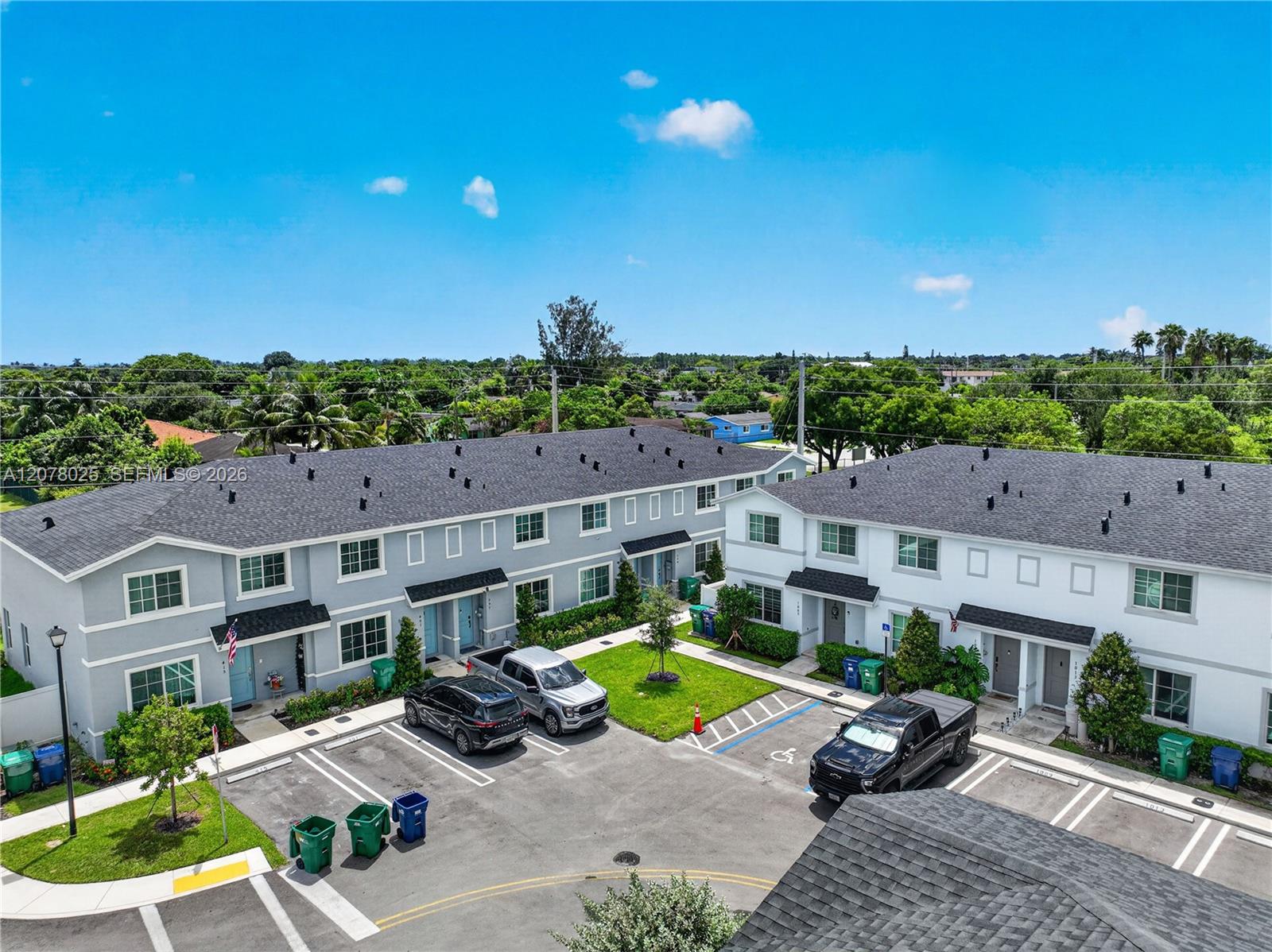 389 NW 10th Court