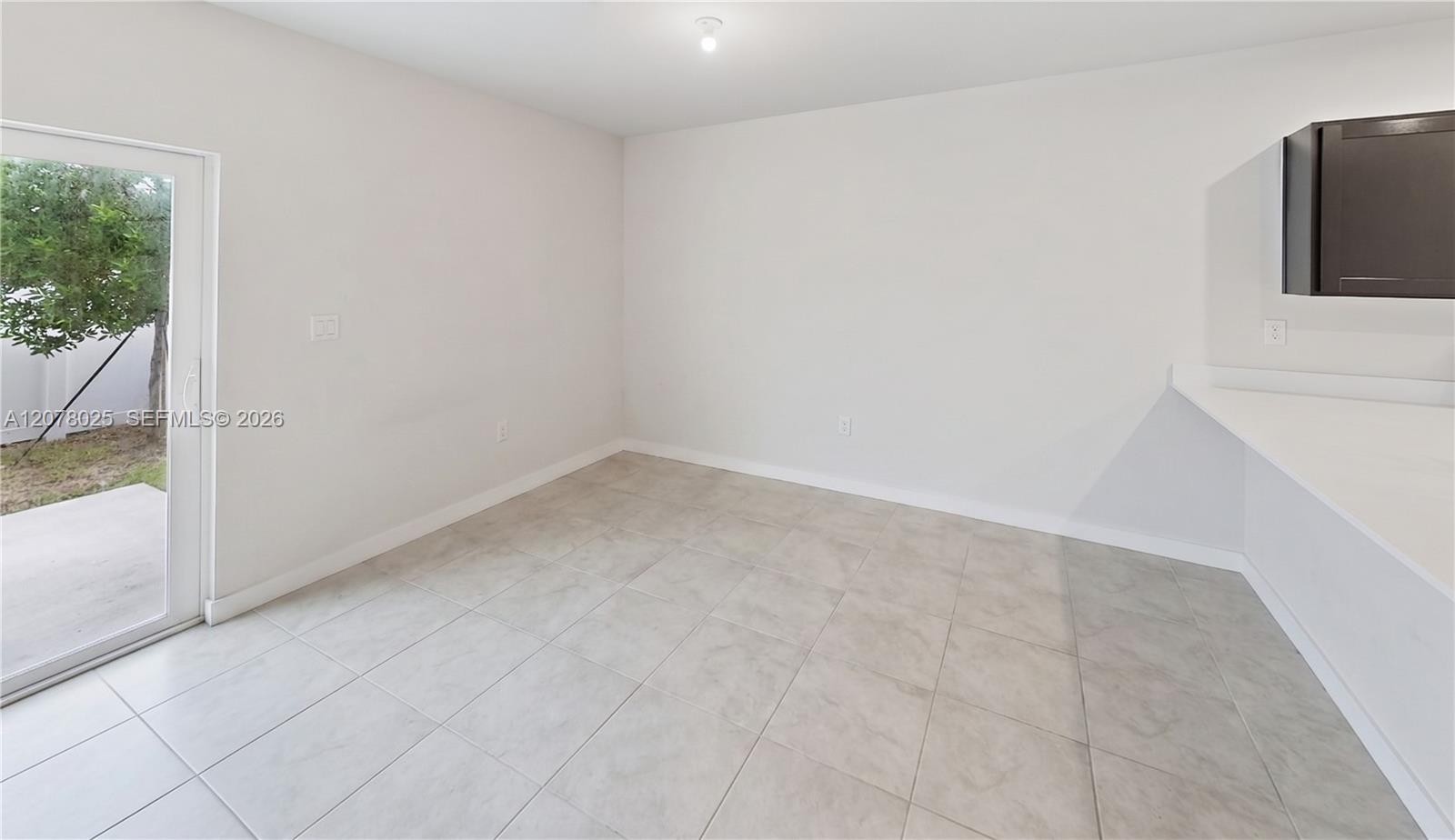 389 NW 10th Court