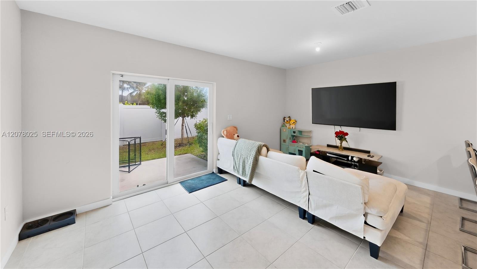 389 NW 10th Court