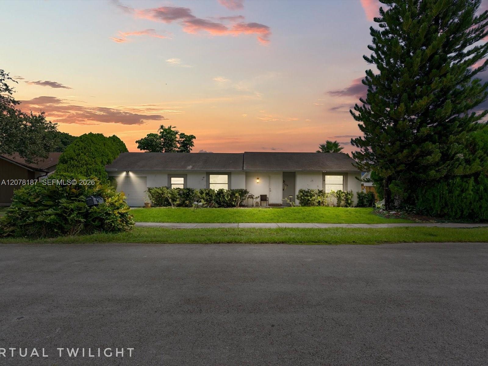 939 S Bluebird Lane