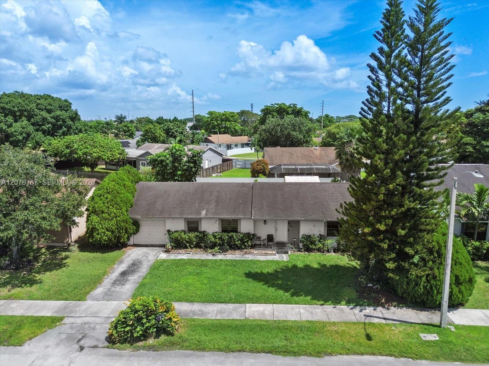 939 S Bluebird Lane