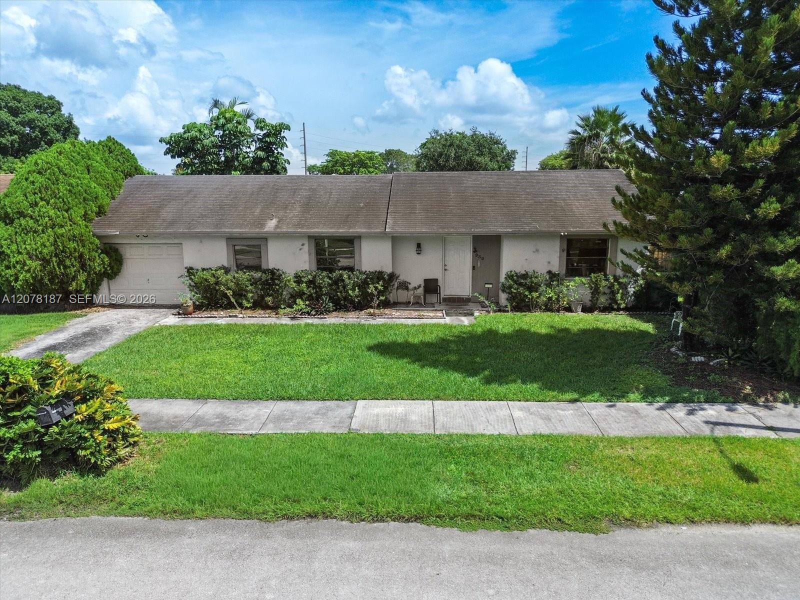 939 S Bluebird Lane