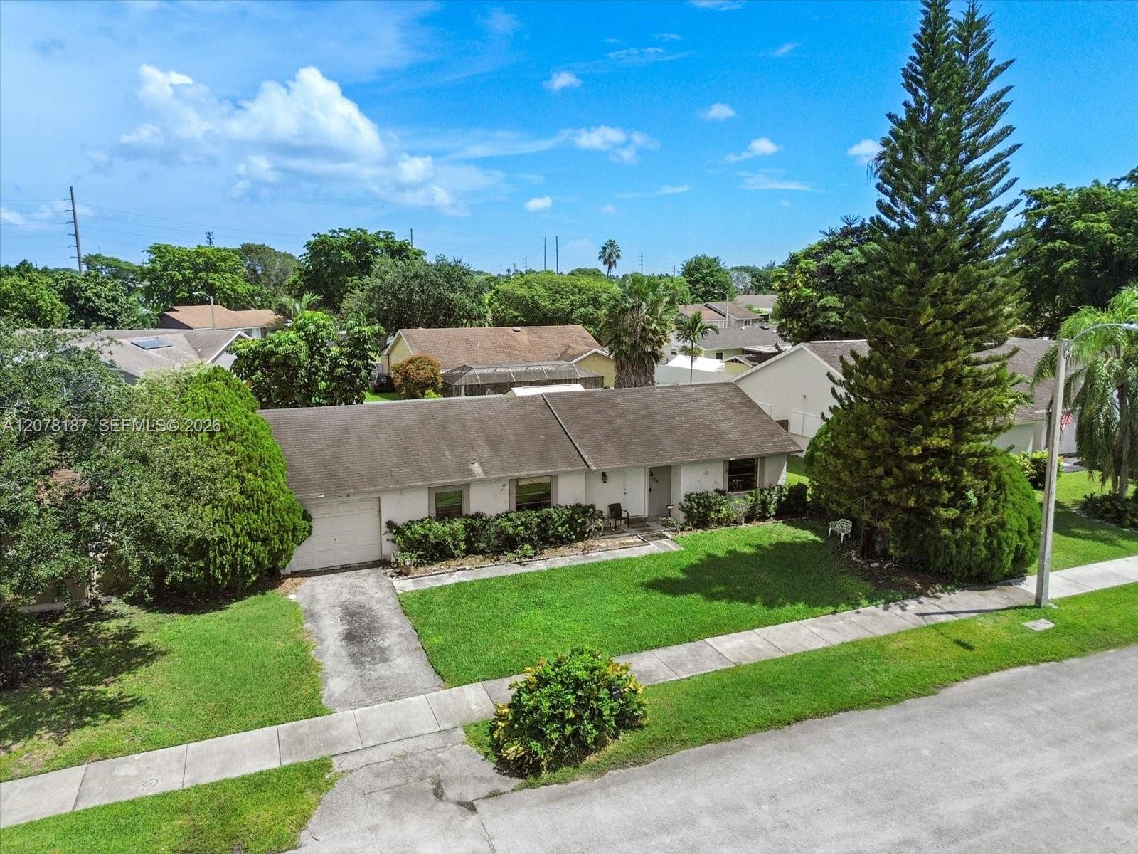 939 S Bluebird Lane